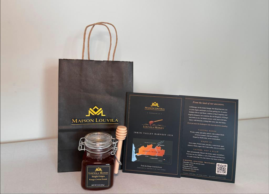 The Louvila Honey jar with its wooden dipper and its tasting card